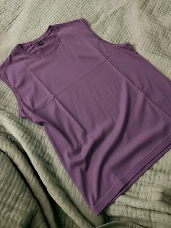 Blackberry Wine Sleeveless Round-necks (regular)